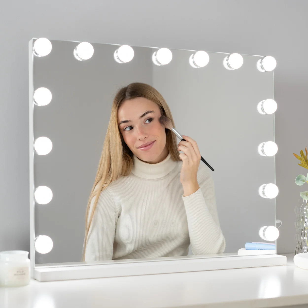 Flaminguuo makeup mirror with Led light mirror makeup vanity with light 15 LED bulbs mirror with lights USB mirror with light 3 modes makeup mirror with big light